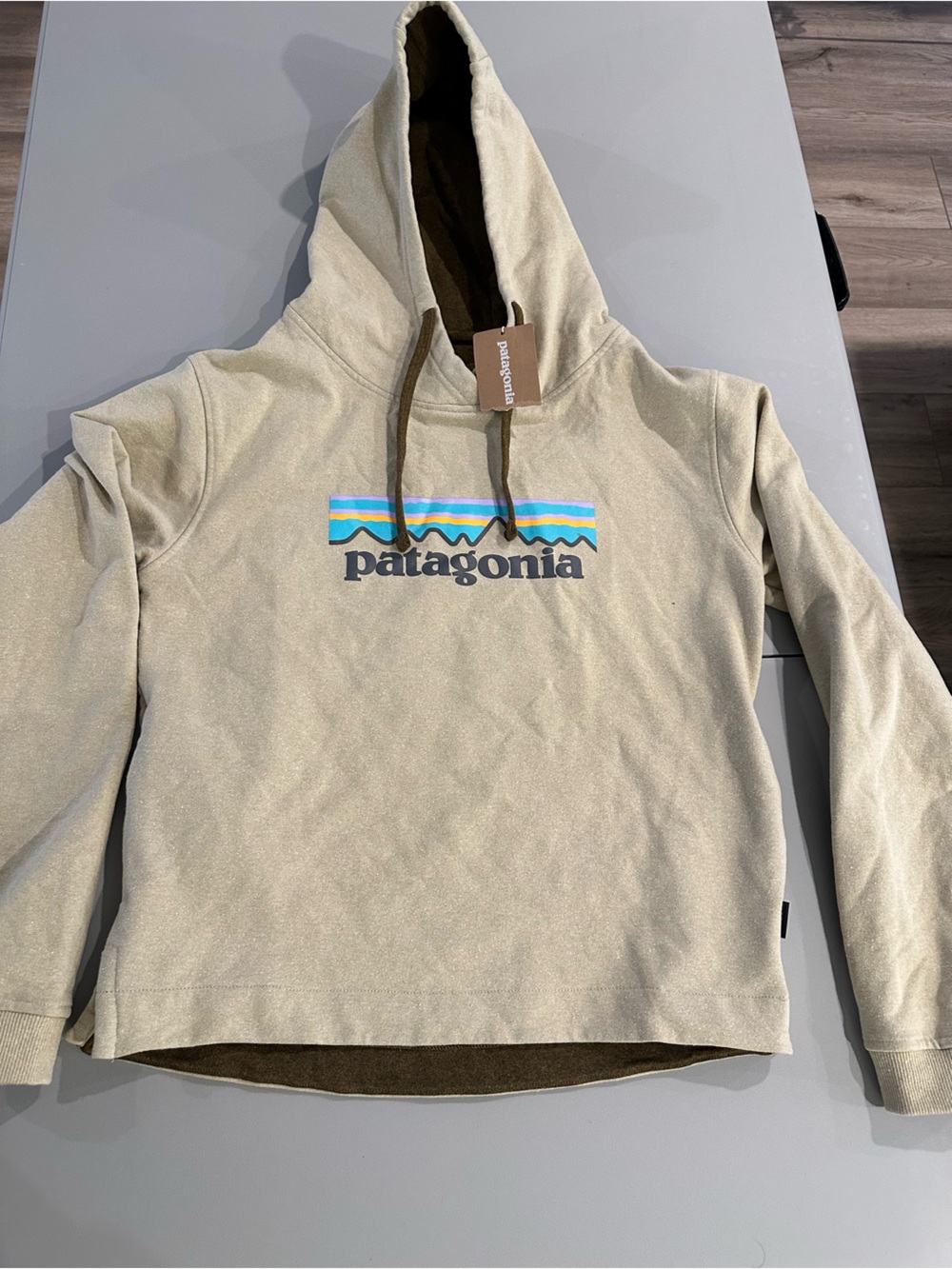 Patagonia Women’s pastel p-6 uprisal hoodie Small nwt colour El cap khaki